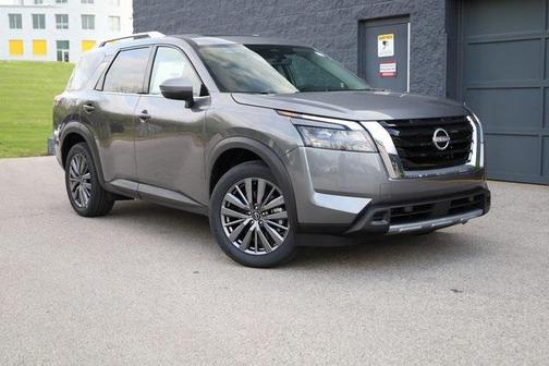2025 Nissan Pathfinder SL 4WD