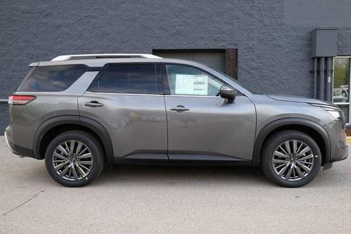 2025 Nissan Pathfinder SL 4WD