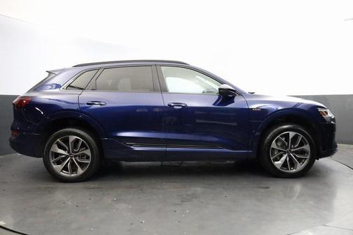 2021 Audi e-tron Premium Plus