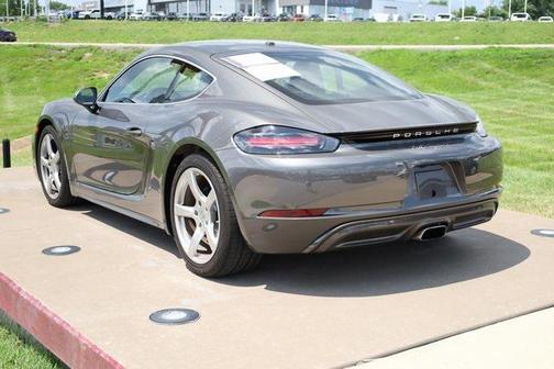 2022 Porsche 718 Cayman T