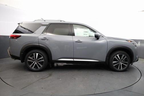 2025 Nissan Pathfinder Platinum 4WD