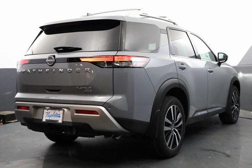 2025 Nissan Pathfinder Platinum 4WD