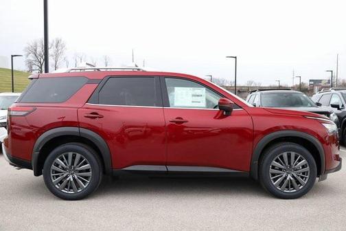 2025 Nissan Pathfinder SL 4WD