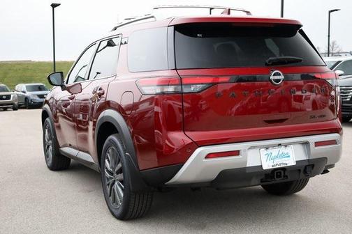 2025 Nissan Pathfinder SL 4WD