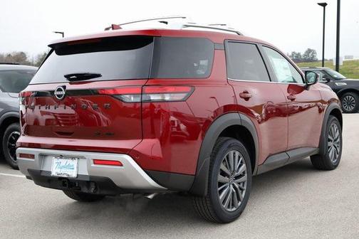2025 Nissan Pathfinder SL 4WD