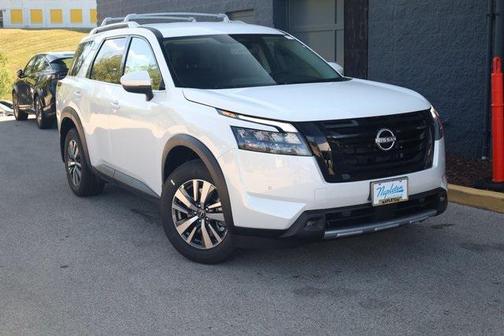 2025 Nissan Pathfinder SL 4WD