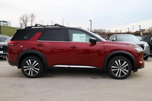 2025 Nissan Pathfinder Platinum 4WD