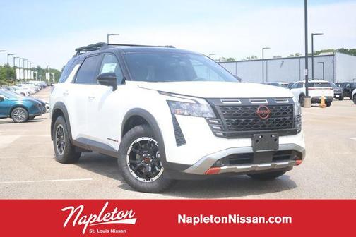 Everest White Pearl Tricoat/Super Black 2026 Nissan Pathfinder Rock Creek
