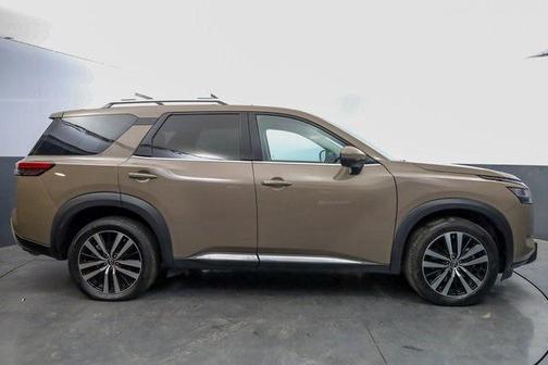 2023 Nissan Pathfinder Platinum 4WD