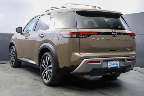 2023 Nissan Pathfinder Platinum 4WD