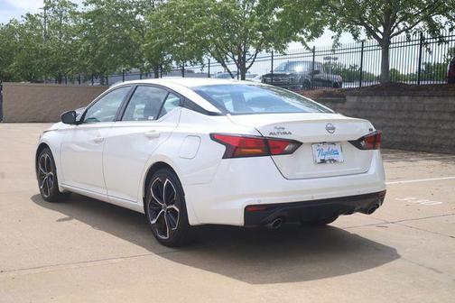 Pearl White Tricoat 2025 Nissan Altima SR FWD
