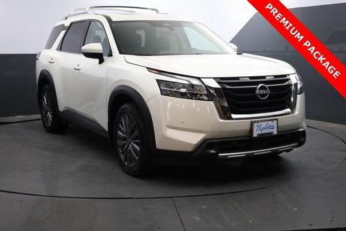 2023 Nissan Pathfinder SL 4WD