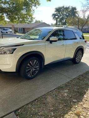 2023 Nissan Pathfinder SL 4WD