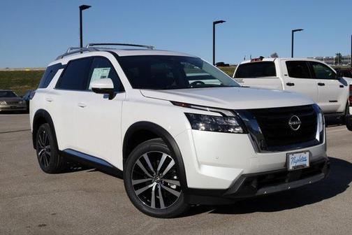 2025 Nissan Pathfinder Platinum 4WD