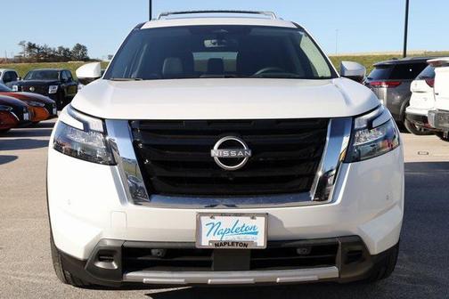 2025 Nissan Pathfinder Platinum 4WD