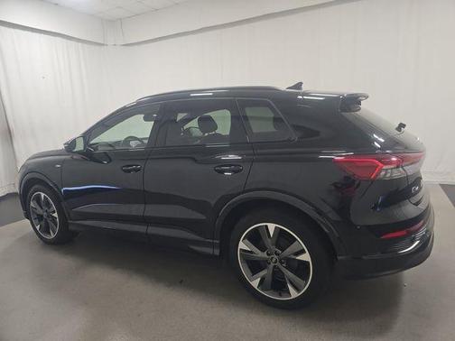 2024 Audi Q4 e-tron Premium Plus 55 quattro