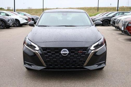 2025 Nissan Altima SR FWD