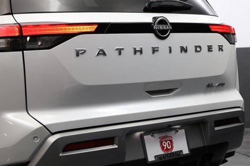 2025 Nissan Pathfinder SL 4WD