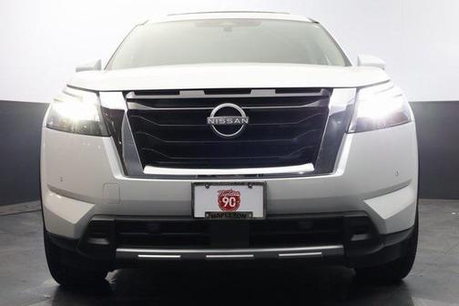 2025 Nissan Pathfinder SL 4WD