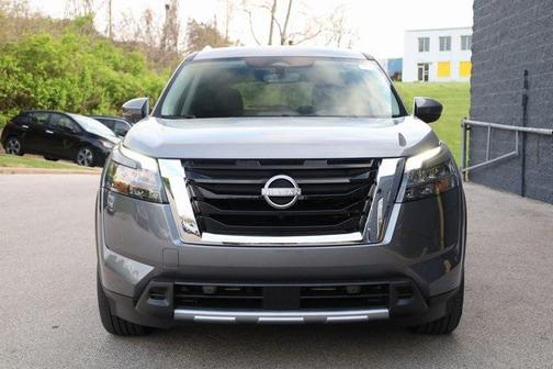 2025 Nissan Pathfinder SL FWD