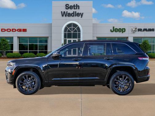Diamond Black Crystal Pearlcoat 2026 Jeep Grand Cherokee Limited