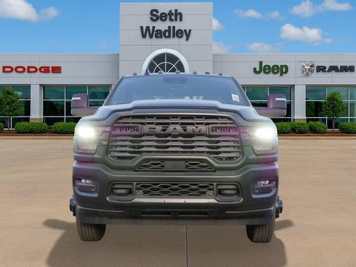 Diamond Black Crystal Pearlcoat 2026 RAM 3500 Tradesman Crew Cab 4x4 8' Box