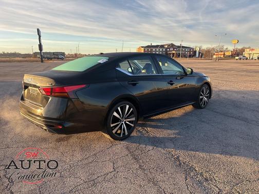 2020 Nissan Altima SR FWD