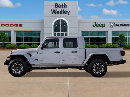Bright White Clearcoat 2026 Jeep Gladiator Sport