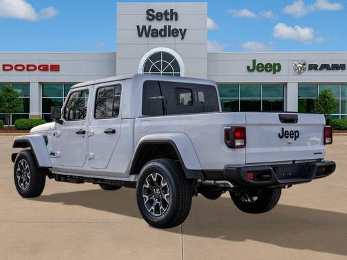 Bright White Clearcoat 2026 Jeep Gladiator Sport