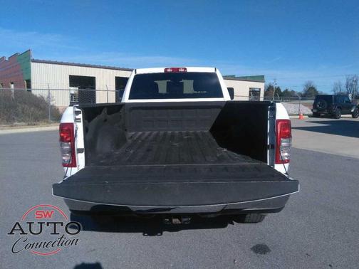 2024 RAM 3500 Big Horn Crew Cab 4x4 8' Box