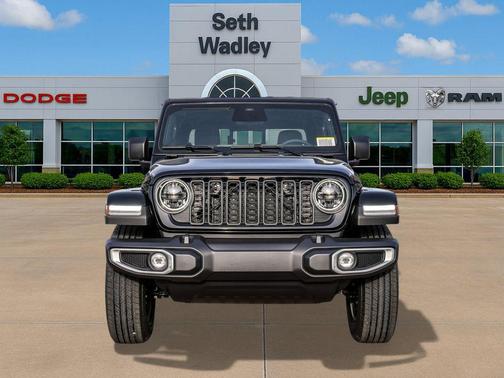 Black Clearcoat 2026 Jeep Gladiator Sahara 4x4