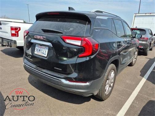 2024 GMC Terrain SLT