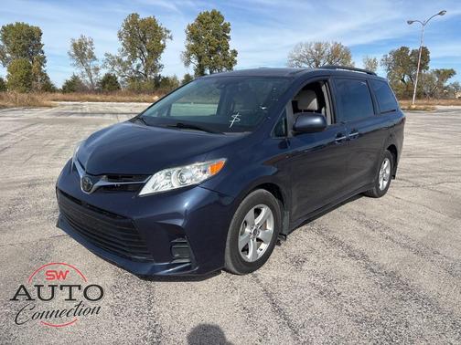2020 Toyota Sienna LE