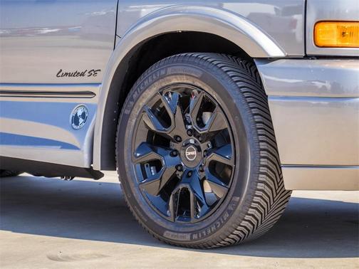 2025 GMC Savana 2500 Work Van