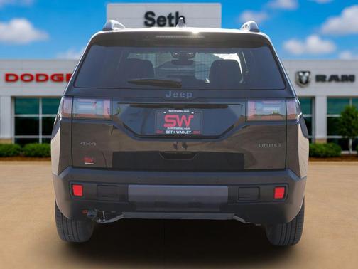 Diamond Black Crystal Pearlcoat 2026 Jeep Cherokee Limited