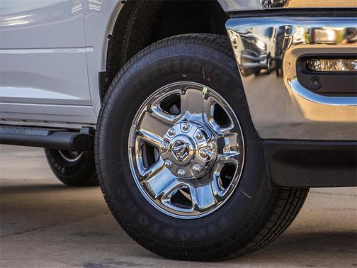 2025 RAM 2500 Tradesman Crew Cab 4x4 6'4' Box