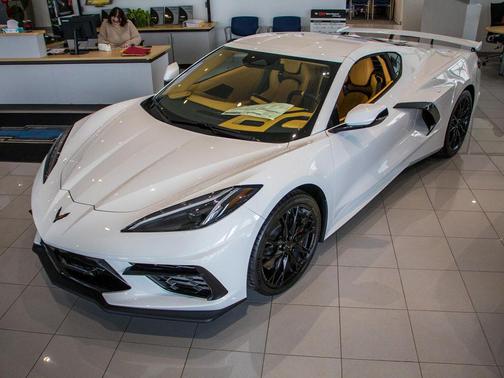 Arctic White 2026 Chevrolet Corvette Stingray w/3LT