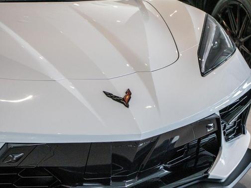 Arctic White 2026 Chevrolet Corvette Stingray w/3LT
