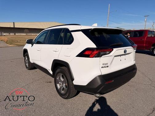 2022 Toyota RAV4 Hybrid LE