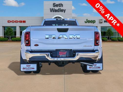 Bright White Clearcoat 2026 RAM 3500 Tradesman Crew Cab 4x4 8' Box