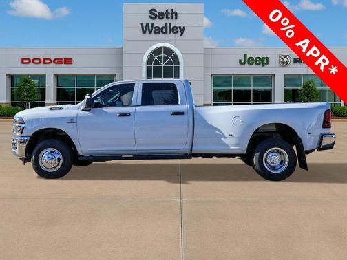 Bright White Clearcoat 2026 RAM 3500 Tradesman Crew Cab 4x4 8' Box