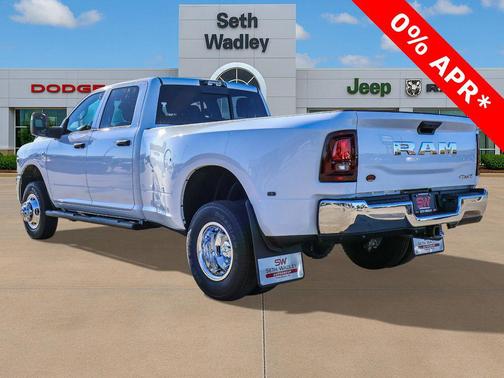 Bright White Clearcoat 2026 RAM 3500 Tradesman Crew Cab 4x4 8' Box
