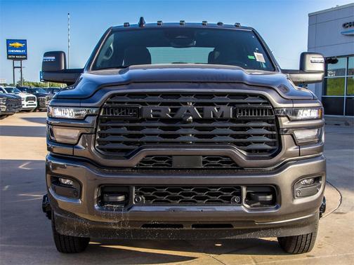 2025 RAM 3500 Big Horn Crew Cab 4x4 8' Box