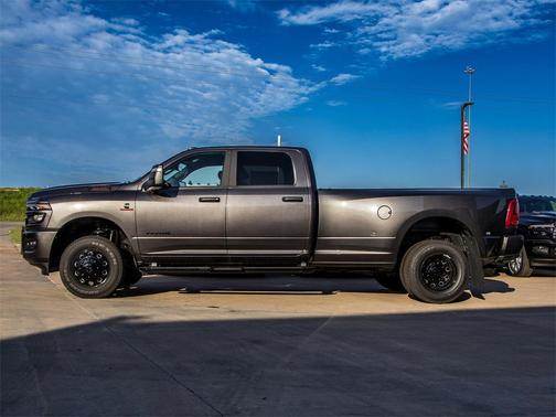 2025 RAM 3500 Big Horn Crew Cab 4x4 8' Box