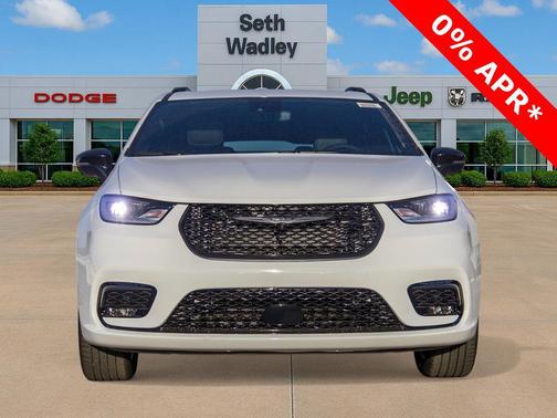 Bright White Clearcoat 2026 Chrysler Pacifica L