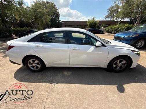 2021 Hyundai ELANTRA SE