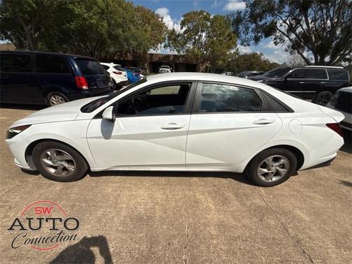 2021 Hyundai ELANTRA SE