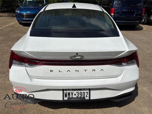 2021 Hyundai ELANTRA SE