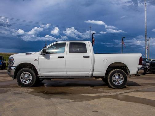 2025 RAM 2500 Tradesman Crew Cab 4x4 6'4' Box