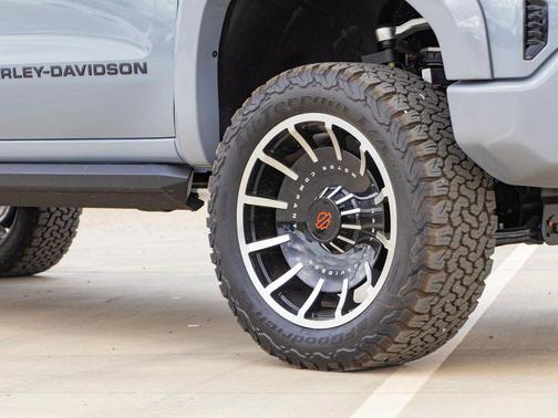 CUSTOM GRAY 2025 GMC Sierra 1500 AT4